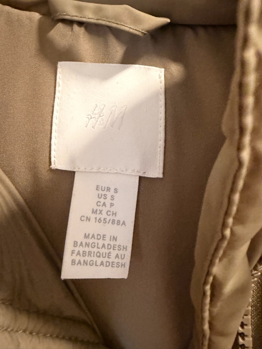 Women’s Hooded Puffer Coat in Olive Green - Picture 3 of 4